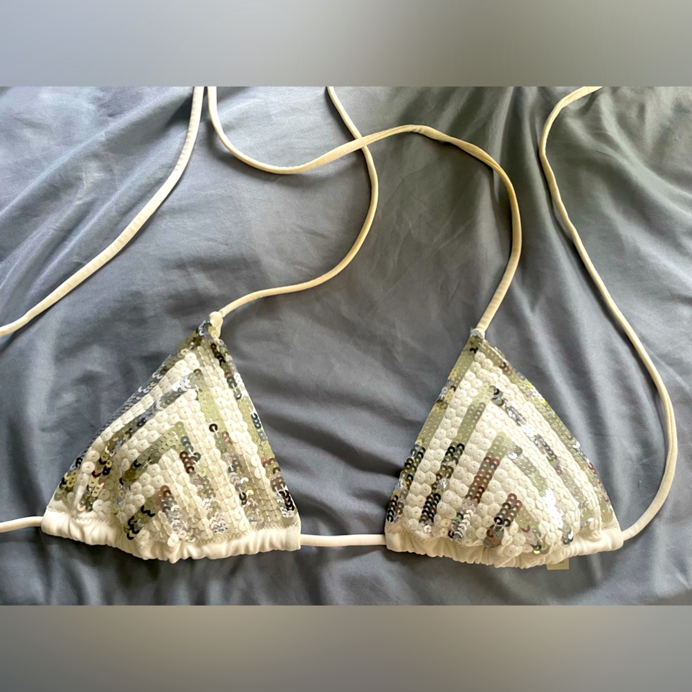 Victoria’s Secret bikini top!